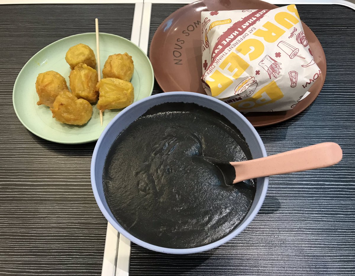 NadavIsland's tweet photo. Support #告急 #黃店 tdy 😋😋

1) Pork chop bun 女神豬扒包:
Pork is super tender and CP value is high even if dun order set.

2) Deep fried siu mai + 🍠 :
Very crispy n fresh.

3) 石磨芝麻糊: 
Yum as expected. 

#Daydaydream
#黃色經濟圈
#YellowEconomicCircle https://t.co/6JQMy66MAo