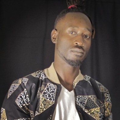 In his second coming as Venge Raas the artist formerly know as Venge Muzik has been dropping visual after visual of his special brand of psychedelic raps.The latest is PaWhite a plea for the world to save him from himself now playing on YouTube
youtu.be/P5JEgsCP-yM
#ZimHipHop