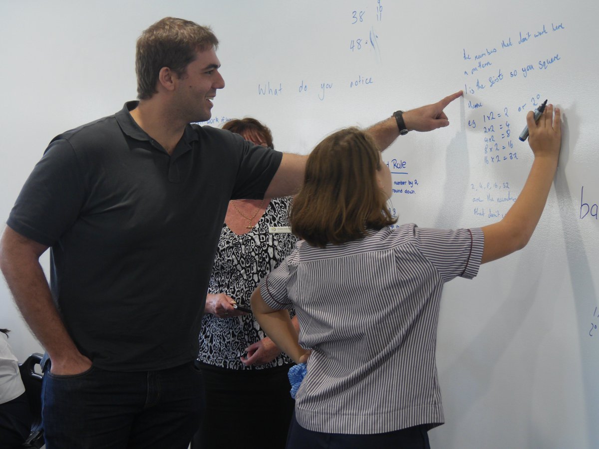 RandomSamplePOD's tweet photo. Hey students in Years 5-10 (+ parents &amp; teachers)! @MATRIX_Inst &amp; @MathsCraft_ have a great  #ScienceWeek experience just for you - a unique chance to work on interesting &amp; challenging #maths problems with research mathematicians.
🔹Tues 17 Aug @ 10am AEST
https://t.co/0Zkum6Whtj https://t.co/V8I87SlpLo