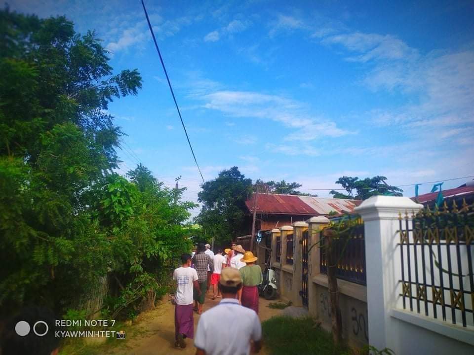 LeeDam_3's tweet photo. Despite the small number of Protesters, they never kneel down under Military boots &amp; protested against the Military dictatorship in #Shwebo Tsp.
NUG NEEDS SUPPORT

#Aug13Coup 
#WhatsHappeningInMyanmar https://t.co/78E3CBEDhl