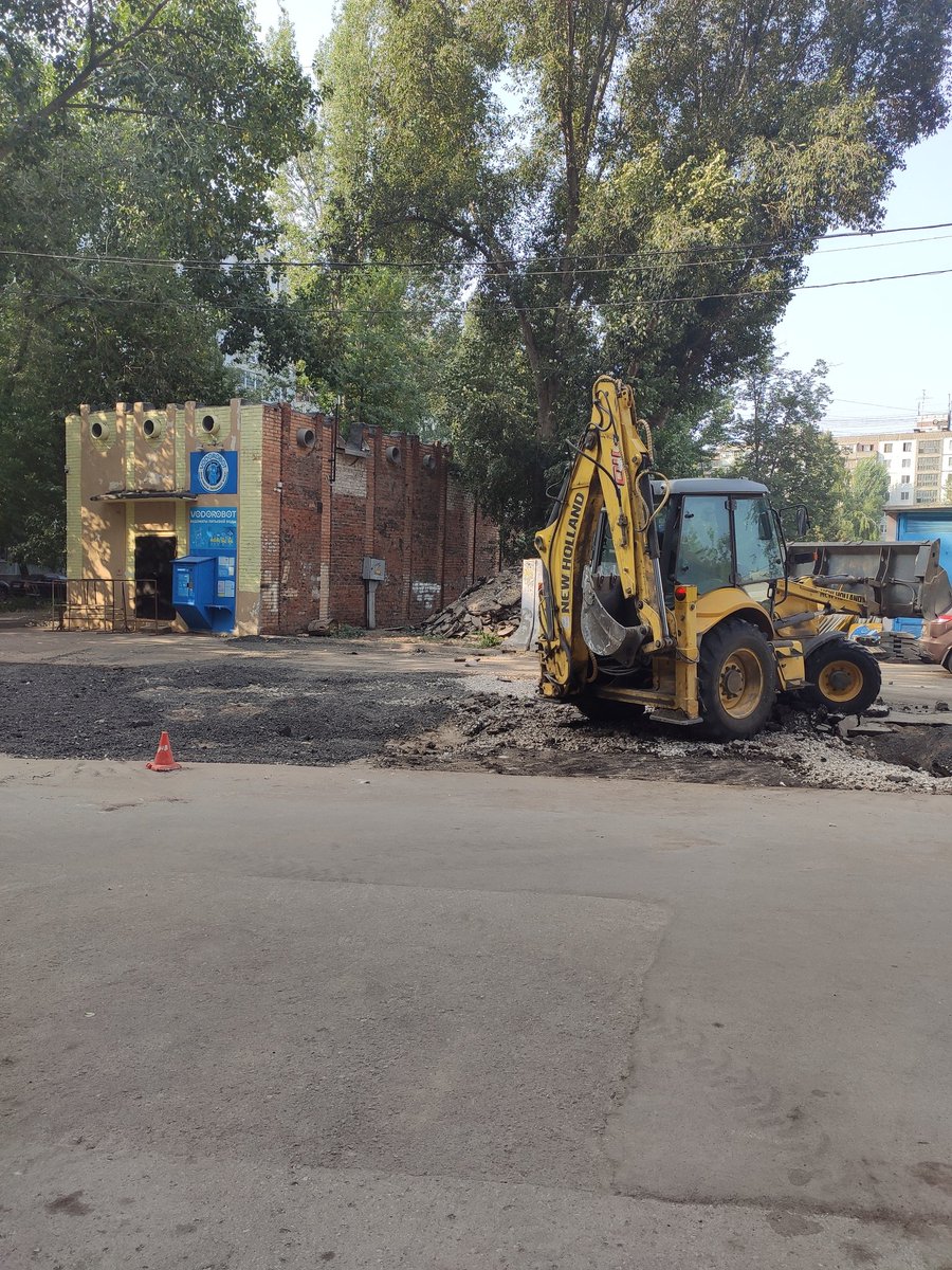 GPEU6vbT7GRFF5x's tweet photo. Здравствуйте, @Teploenergy63 @EBondarenko3 @adm_Len @SamMobilePriem @samara_in Сегодня начали работы ,наконец, по восстановлению асфальта. Огромная просьба, проследить за качеством восстановления, чтобы опять не было проминания и вследствии огромной лужи. https://t.co/WX9amoiSKO