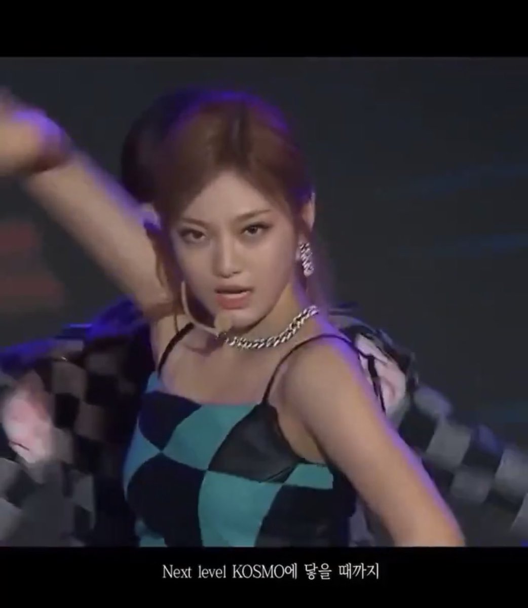 มุกบอกว่าชุดหนิงหนิงสเตจเมื่อวาน เหมือนทันจิโร่ คือกู...