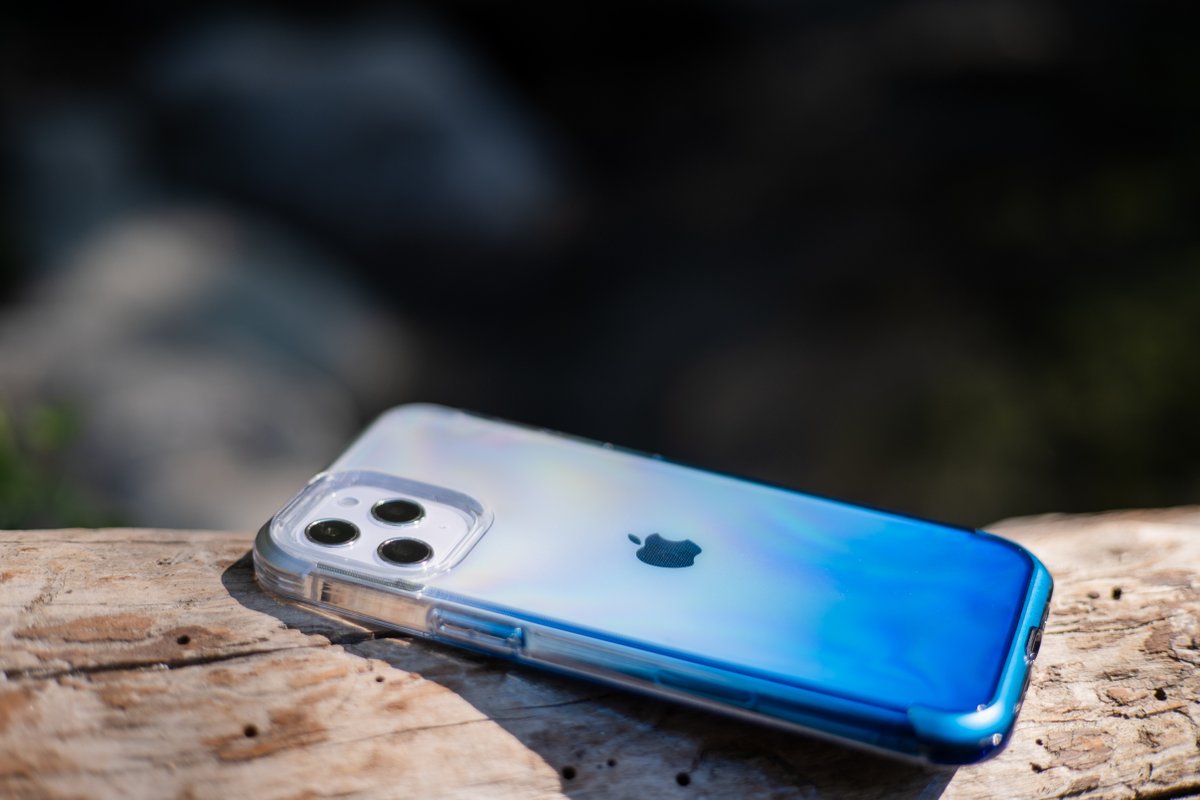 MobileTechnica's tweet photo. Raptic Air case comes with precision cutouts for all necessary ports, so you'll never have to worry about your device not fitting inside the case correctly! The buttons are raised for easy accessibility, too! c/o:@rapticstrong  #iphone12 #iphone12pro #appleiphone12 #phonecase https://t.co/jnnC9rkCTM