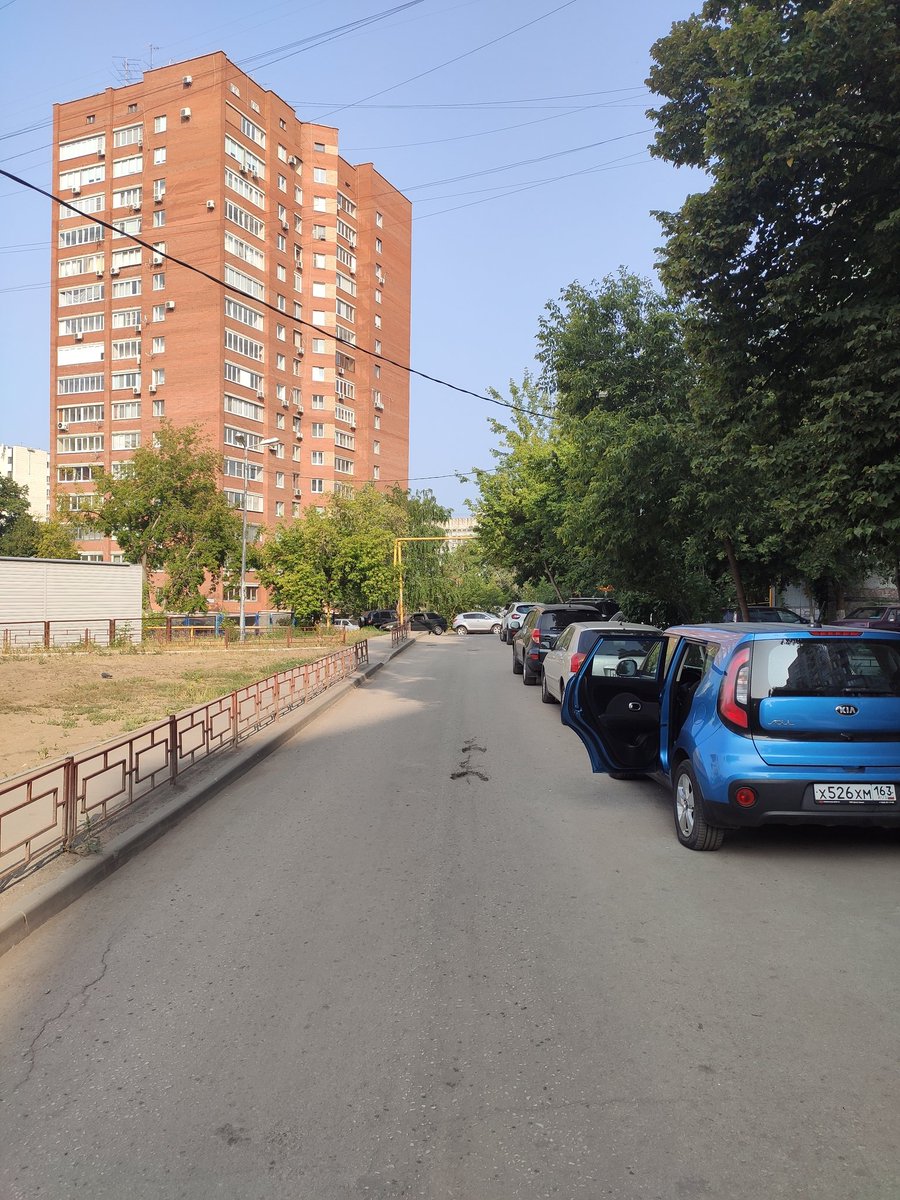 GPEU6vbT7GRFF5x's tweet photo. Дачная 11 и ещё огромная просьба, есть пять небольших ямок, можно остатками асфальта из заделать. https://t.co/Kh9QV4MBck