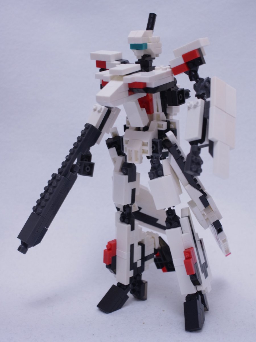 G_Guuu's tweet photo. #ダイソー #プチブロック で作る完全変形バルキリー第6弾、引き続き #マクロスプラス よりYF-19！
色分け難しかったけど、やっぱ19カッコいい
そしてこのコンビは並べてよし戦わせてよし、最高すぎる
#マクロス 
https://t.co/qiMixSy6Mi https://t.co/iRFuqvoVx8
