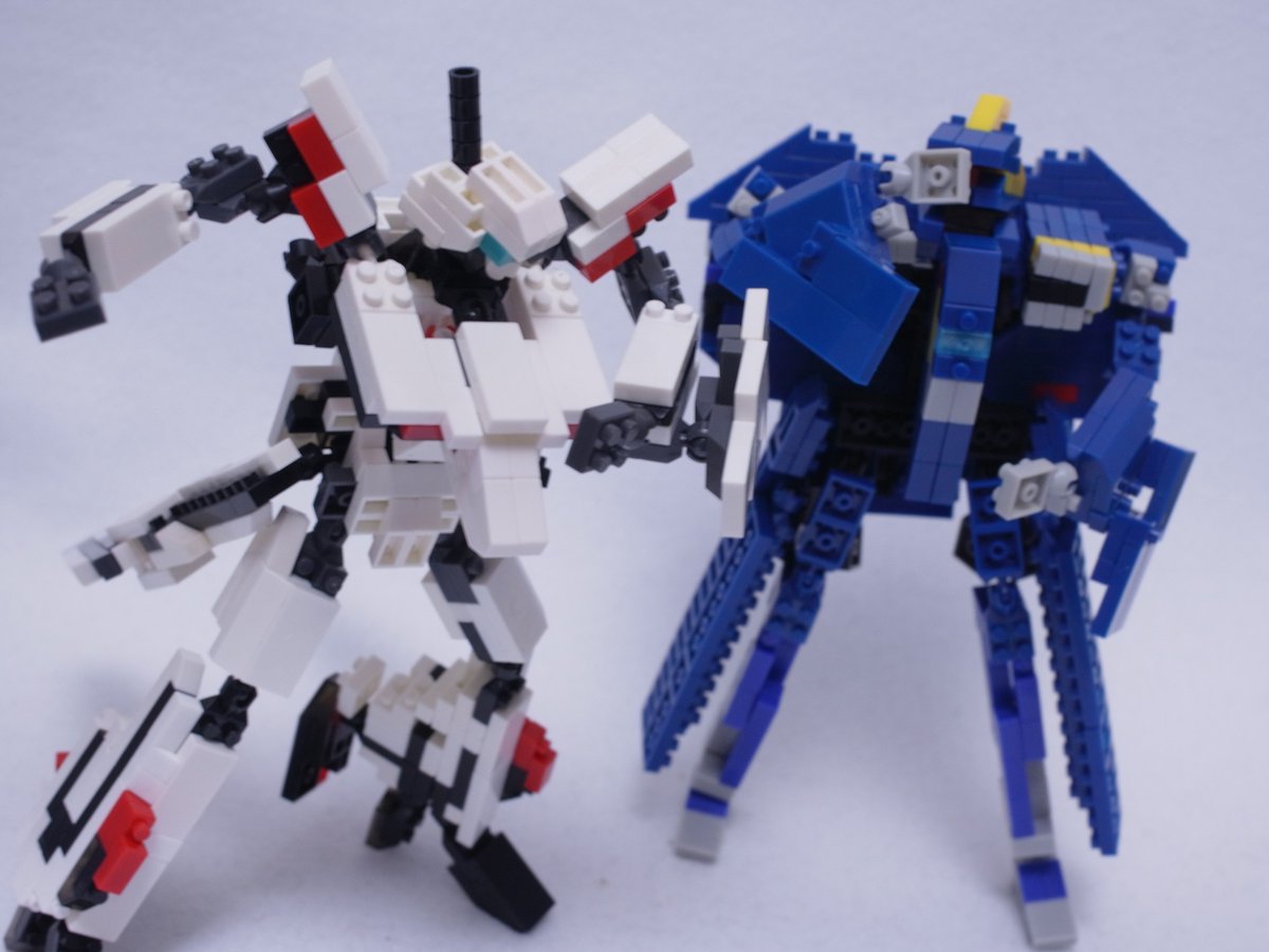 G_Guuu's tweet photo. #ダイソー #プチブロック で作る完全変形バルキリー第6弾、引き続き #マクロスプラス よりYF-19！
色分け難しかったけど、やっぱ19カッコいい
そしてこのコンビは並べてよし戦わせてよし、最高すぎる
#マクロス 
https://t.co/qiMixSy6Mi https://t.co/iRFuqvoVx8