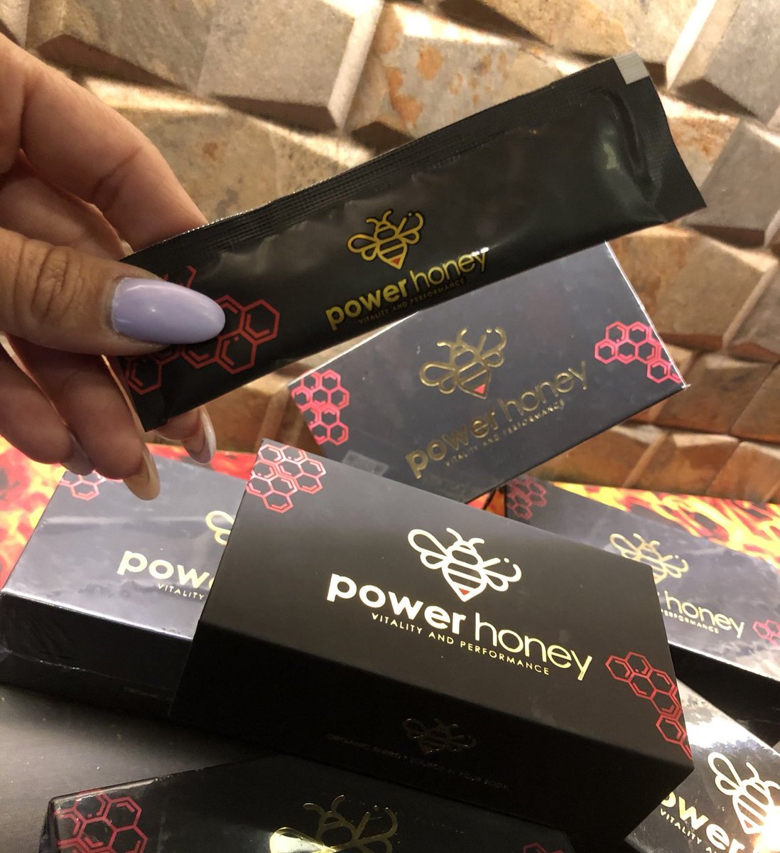 comboplay_'s tweet photo. Novidade na área, Melzinho da revoada🍯🐝😉 https://t.co/f696UhLsVB