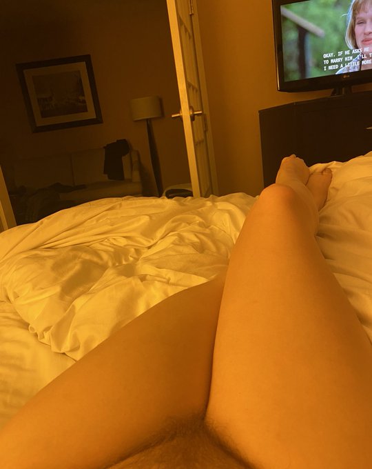 Watching Beethoven 2 and replying to your messages on OnlyFans.   https://t.co/20uEP30d9m https://t.