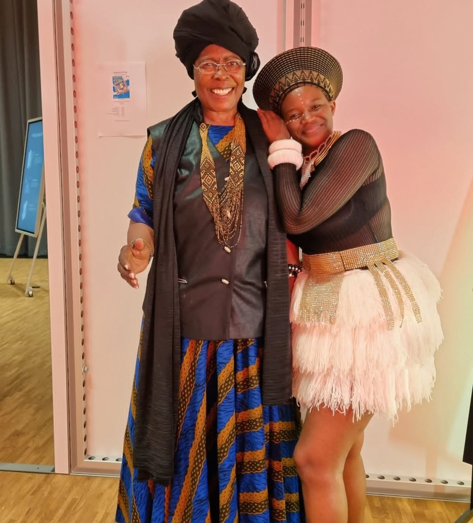 Two generations,two artforms that are drastically different at face value but probably have more in common than the bananas in pyjamas.Dual personalities united and joined at the hip by African spirituality and rooted in our ancestral history.
<a href="/Awa_Khiwe/">AWA KHIWE</a> and Mbuya Stella Chiweshe