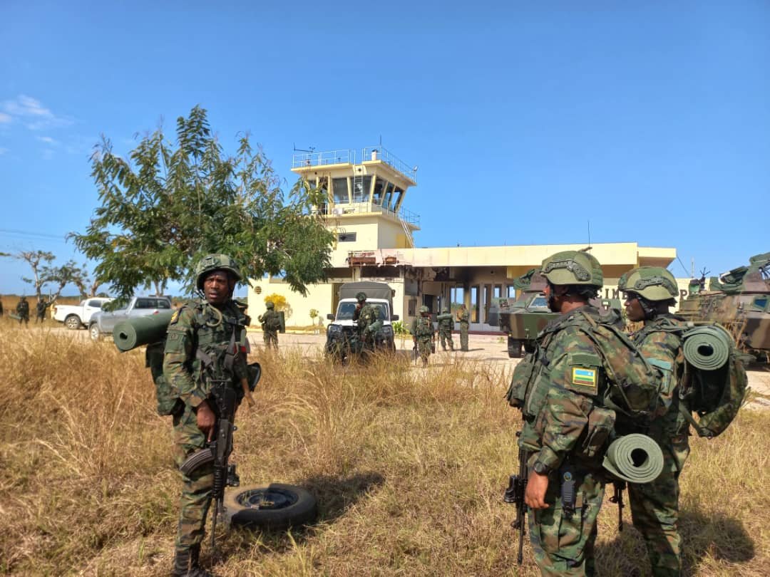 KanyanaVanessa's tweet photo. 600 resisted Camp GP, Campa Kami, Camp Kanombe, Rebero, Mount Kigali, Camp Kigali.

1000 Cleaning up Cabo Del Gado.

This is us🇷🇼
This is it. https://t.co/6sOemsDUzD