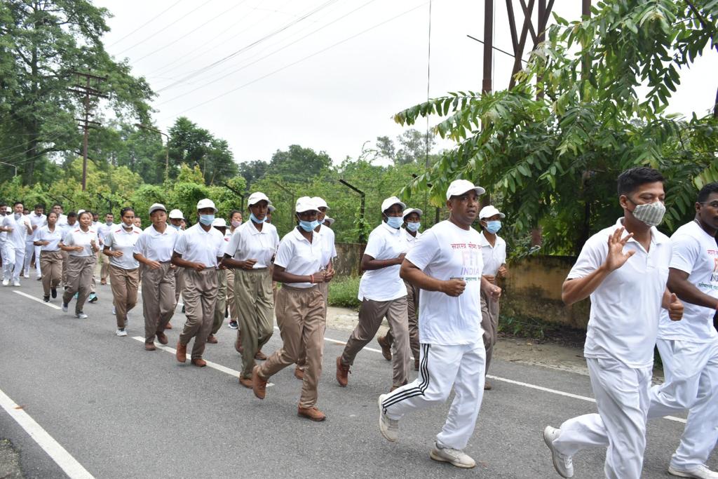 SSBFTRTEZPUR_'s tweet image. Nation wide virtual launch of #FitIndia #FreedomRun2.0 from #NationalStadium, #New Delhi by Sh @ianuragthakur today. @SSBFTRTEZPUR connected from Chitralekha Udyan #Tezpur.
#AazadiKaAmritMahotsav 
@PMOIndia
@HMOIndia
@YASMinistry
@DGSSB
@himantabiswa
@DCSonitpur
@SonitpurPolice