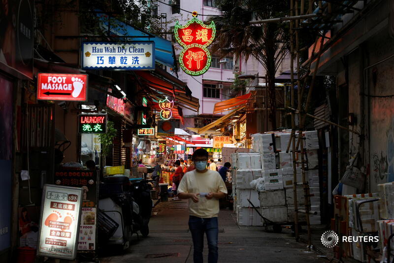 reuterspictures's tweet photo. Under the glow of Hong Kong's iconic neon lights: https://t.co/hHZQaxUZm0 📷 Tyrone Siu https://t.co/AKUXq7JqNE
