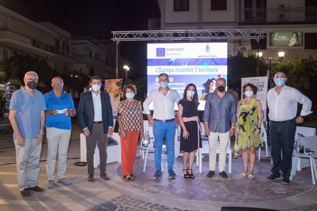 ednordestsicily's tweet photo. 📸Alcuni scatti della prima serata dell’evento inaugurale dell’@ednordestsicily 
📌Appuntamento a domani al Porto di Capo d’Orlando per parlare di “Recovery Plan: un’occasione per migliorare la sanità post covid”.
#europeisintown #nextgenerationeu https://t.co/vDYPxbmyR2