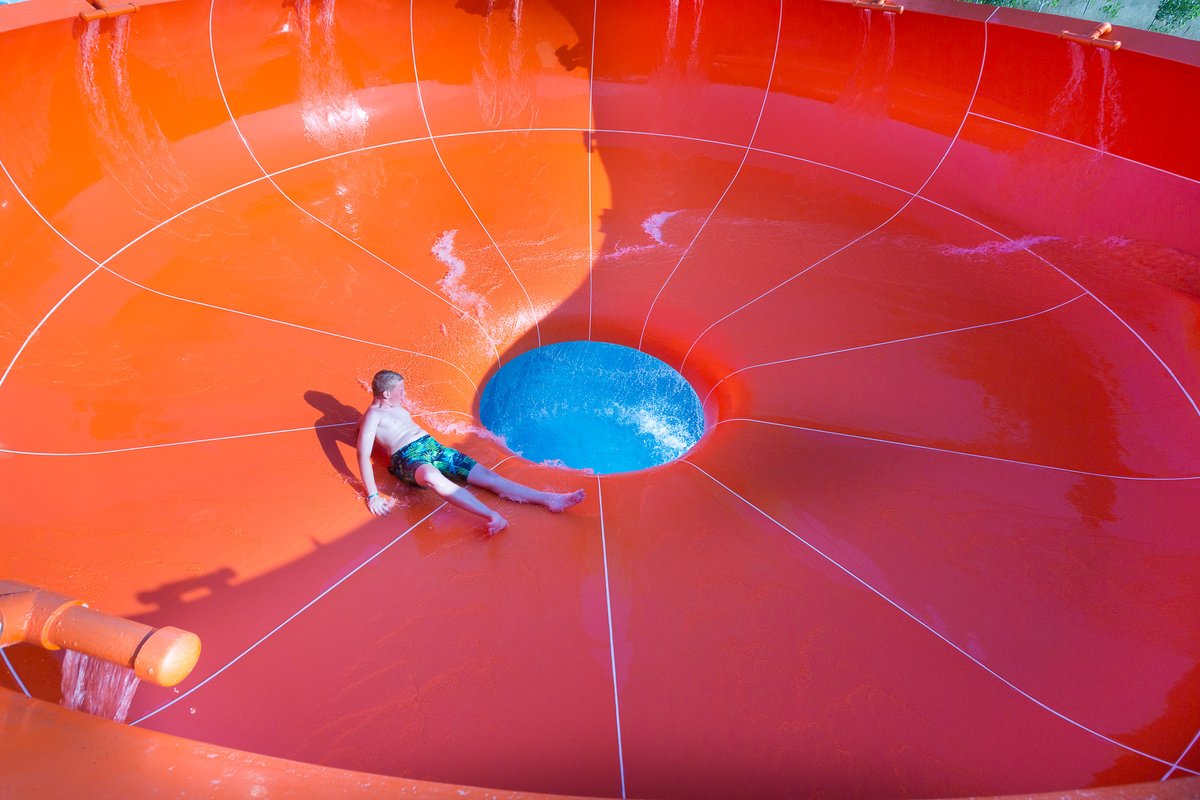 amforacamping's tweet photo. Ens encanta el Volcan Twist a les piscines! El rècord de l’Amfi està en 3 voltes i mitja abans de caure a la piscina. Podeu superar-lo?💦 https://t.co/p1tbf7uHez #amfora21 #campingamfora #bungalowpark #camping #campingsGirona #campingsenfamilia #turismefamiliar #Empordà #vacances https://t.co/LcTxX8dVmQ