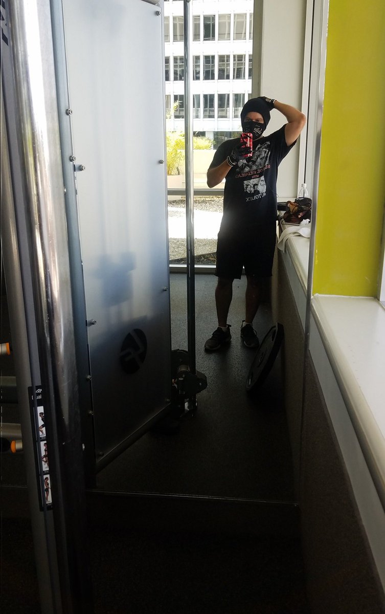 neildmonte's tweet photo. SLOWLY getting back to the gym after a 6 week hiatus. @LAFitness #workingout #cardio #cableflies #weighttraining #dietandexercise @FitnessMagazine @autolux @BlondeRedhead https://t.co/ETTLwCxeEC