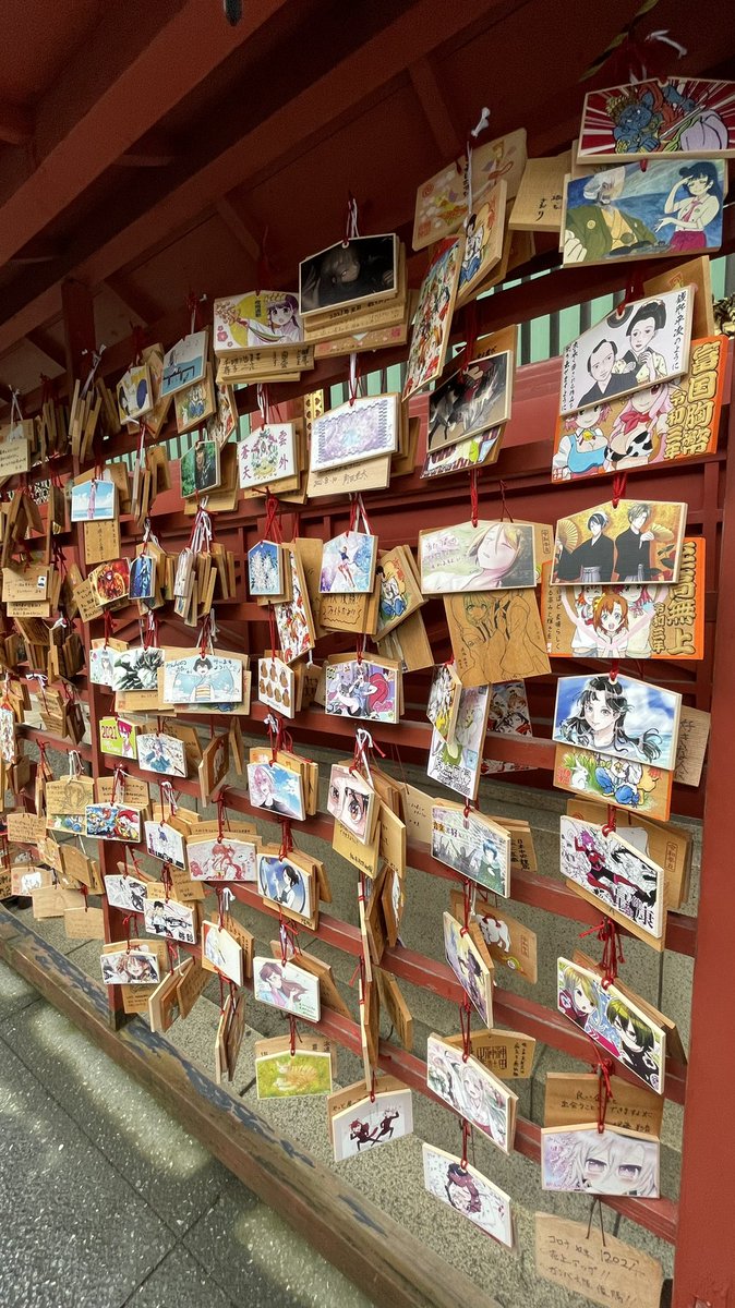 DigitalEmaPJT's tweet photo. 生憎のお天気でしたが、無事、神田明神様にて5度目の絵馬の掲示を執り行わせていただきました！

対象の皆様の絵馬を、1枚ずつスレッドでご紹介をさせていただきます！
大変なご時世ですが、皆様の想いと願いが届きますように…✨

次回、最後の奉納は8/20の予定です！
#デジタルエマプロジェクト https://t.co/8XL4Xj7jgz