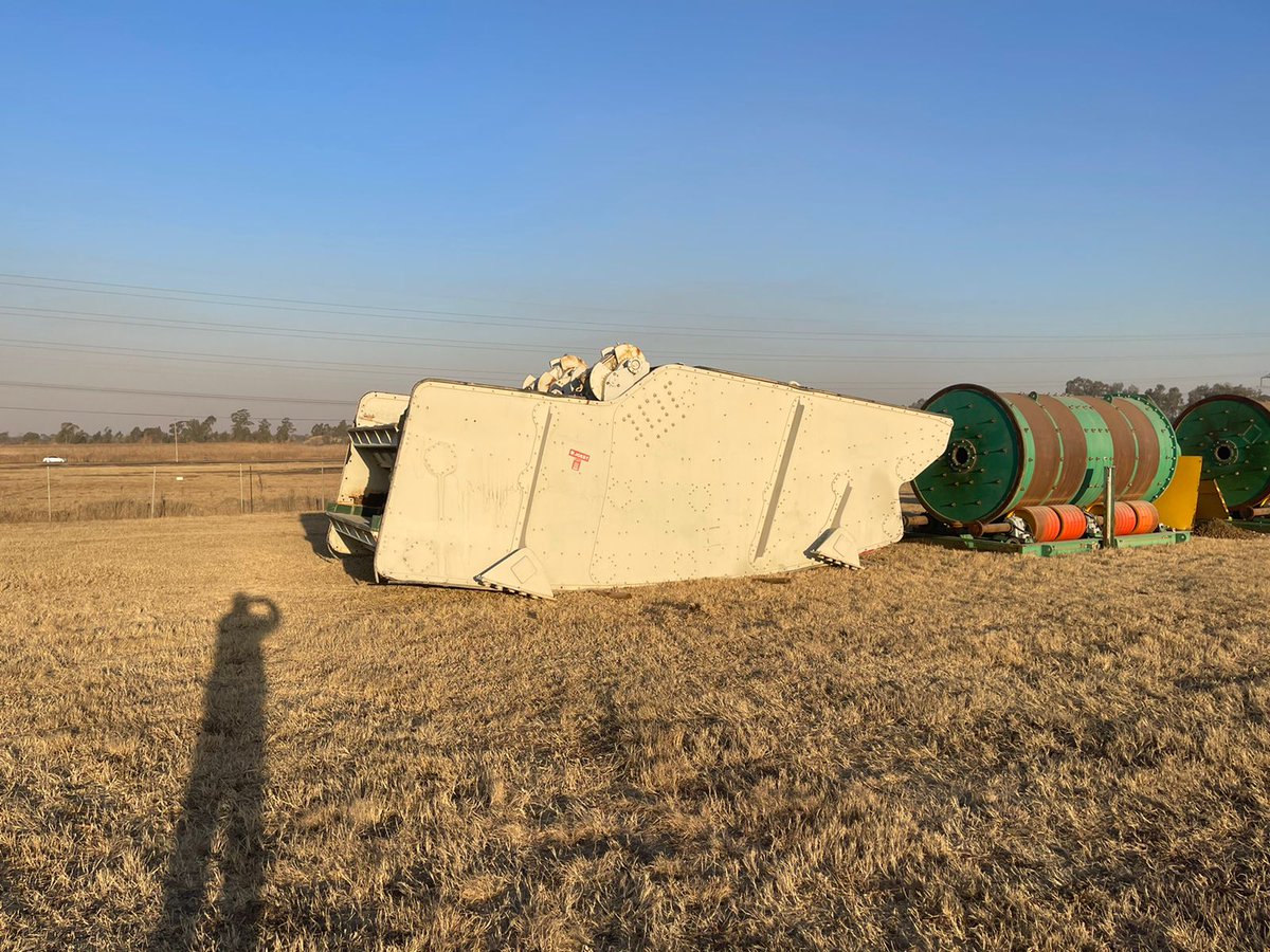 miningclx's tweet photo. Double Deck Vibrating Screen 3050 x 7320mm
Contact: 
📧Email: info@miningclx.com
📞Phone: +27117488800
#miningequipment #usedminingequipment #transformer #electricaltransformer #mining #vibratingscreen #vibratingmotor #vibratingfeeder #vibratinggrizzlyfeeder #goldmining https://t.co/4zDvKMrr9P