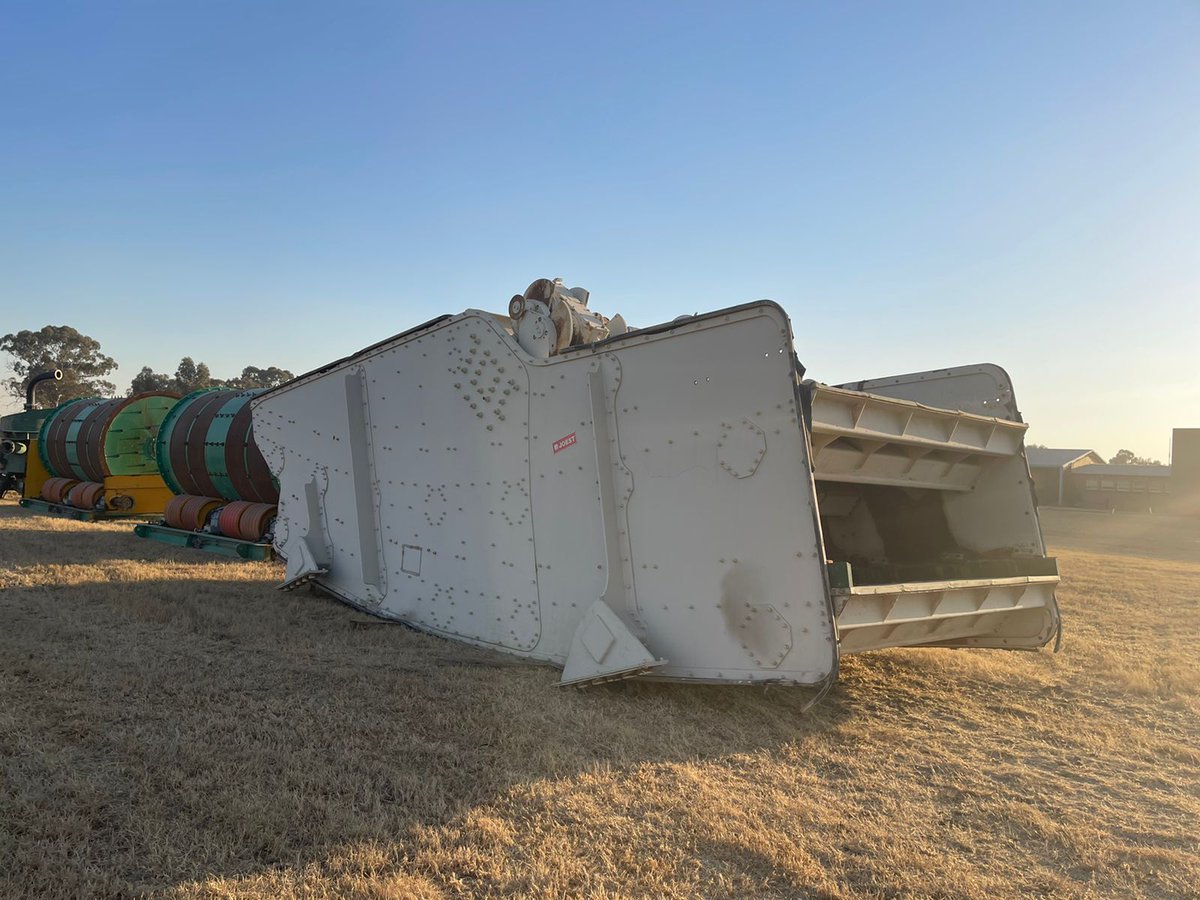 miningclx's tweet photo. Double Deck Vibrating Screen 3050 x 7320mm
Contact: 
📧Email: info@miningclx.com
📞Phone: +27117488800
#miningequipment #usedminingequipment #transformer #electricaltransformer #mining #vibratingscreen #vibratingmotor #vibratingfeeder #vibratinggrizzlyfeeder #goldmining https://t.co/4zDvKMrr9P