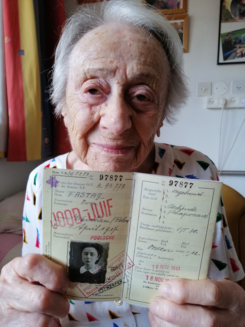 destandaard's tweet photo. Antwerpse verzetsheldin Eva Fastag (104) overleden: ‘Een van de laatste getuigen van de gruwel in Kazerne Dossin’ https://t.co/Ibw2sxO6ba https://t.co/ASZbpWRYCN