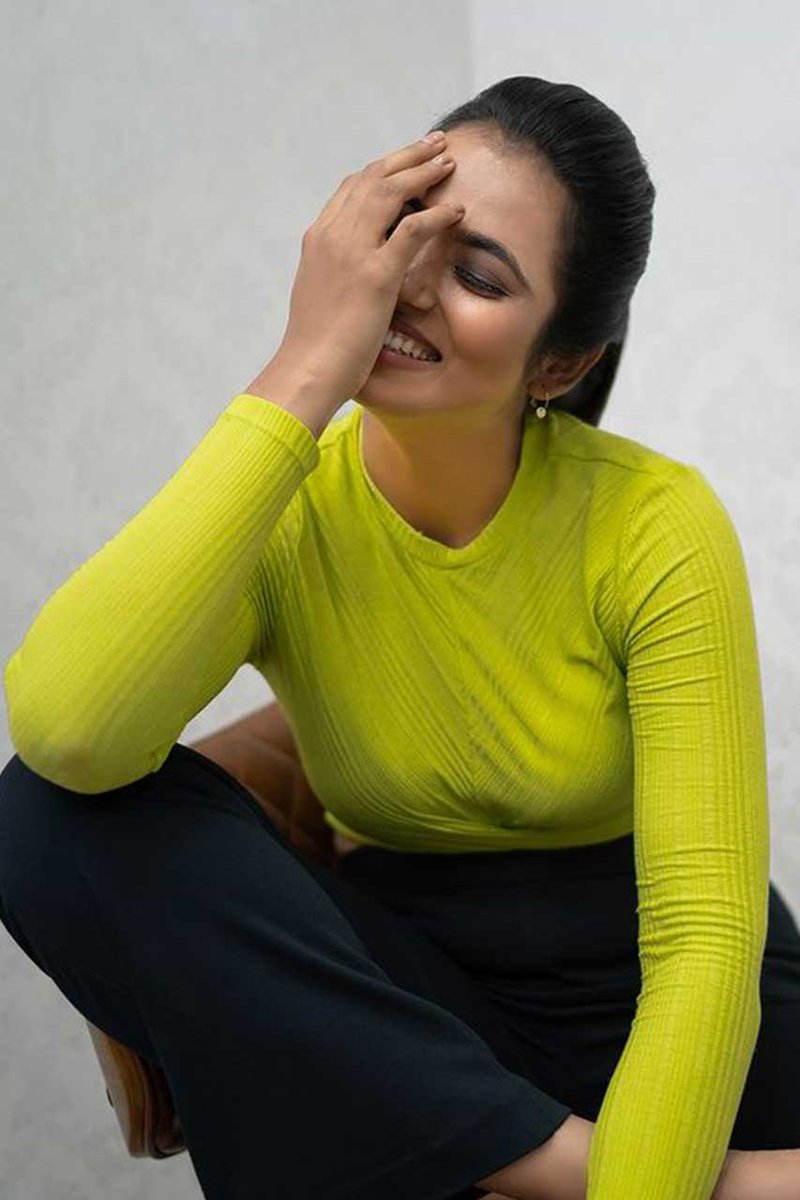 SuryanFM's tweet photo. இவள் வானவில் தானா !!! 🌈😍

Wishing actress @iamramyapandian a wonderful birthday 🎂😍

#RamyaPandian #HBDRamyaPandian #Kollywood #SuryanFM @SuryanFM 

Fore more stills : https://t.co/2ee3XPUQlA https://t.co/TsEB1d89F7