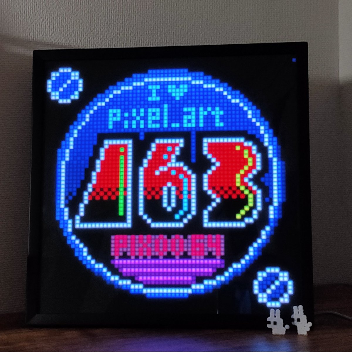 aicosma's tweet photo. 色々試してPIXOO64接続出来ました✨
今まで作った16x16以外の作品も表示出来るので嬉しい😀
画面大きくて迫力ありますが、薄型なので壁掛けにするといい感じだと思います

#DIVOOM #PIXOO64 #pixelart https://t.co/2dNqSbnCAX