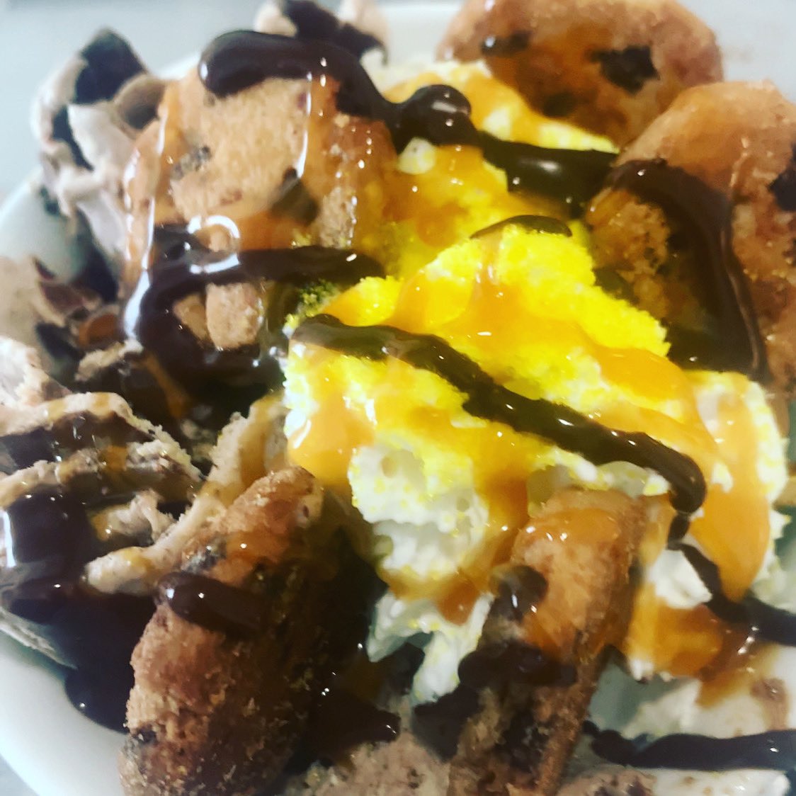 BeRolld's tweet image. Chips Ahoy Rolled Ice Cream! #chipsahoy #rolledicecream #IceCream