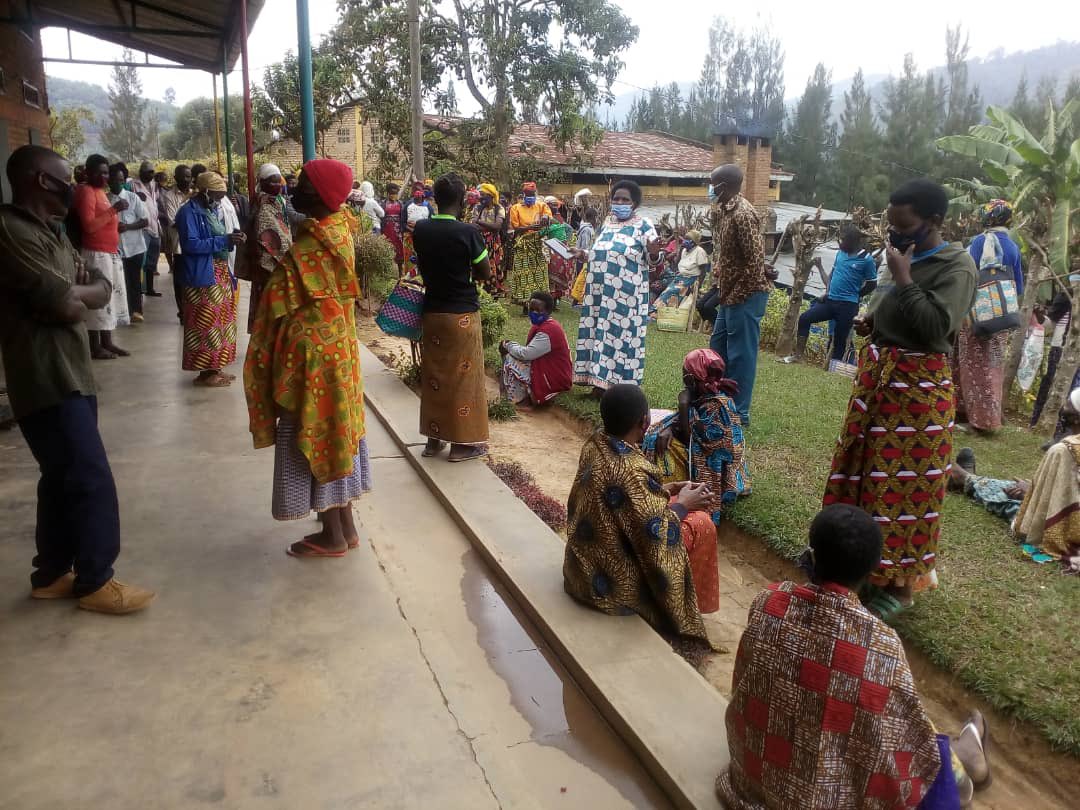 La situación en Ruanda ante la pandemia por coronavirus COVID-19, ha empeorado y la Asociación Museke desde España comienza este mes de agosto brindando su ayuda humanitaria a los niños y niñas de Museke y sus familias.