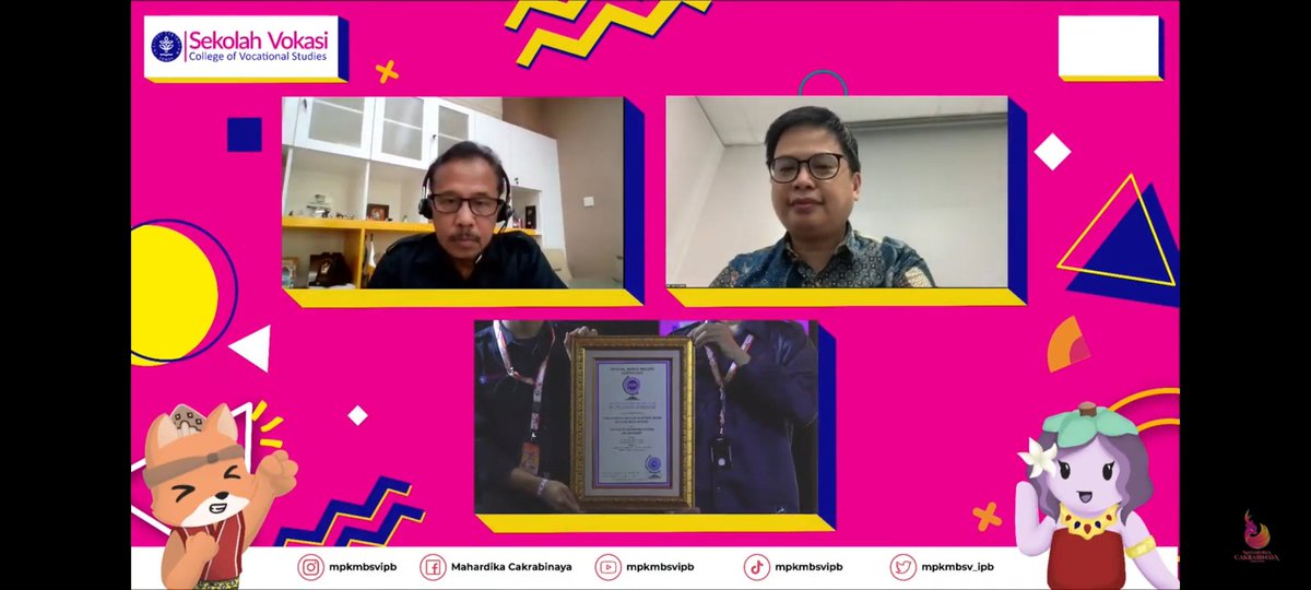 Maldini_Hatta's tweet photo. Halo semuanya!
Saya MALDINI HATTRAJASAdari prodi PVT58] Sekolah Vokasi IPB. 

Saya merupakan salah satu pemeran dalam pemecahan rekor "The Most Author" oleh #SVIPB pada acara #MPKMBSVIPB

Saya bangga     #SVIPBPecahkanRekor#SVIPBPecahkanRekor https://t.co/z6FgCnGYbm