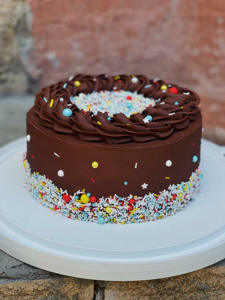 [Homemade] Devil’s food cake with chocolate frosting #viral #trending #foodie #foodblogger #foodphotography #ff #tbt #ico