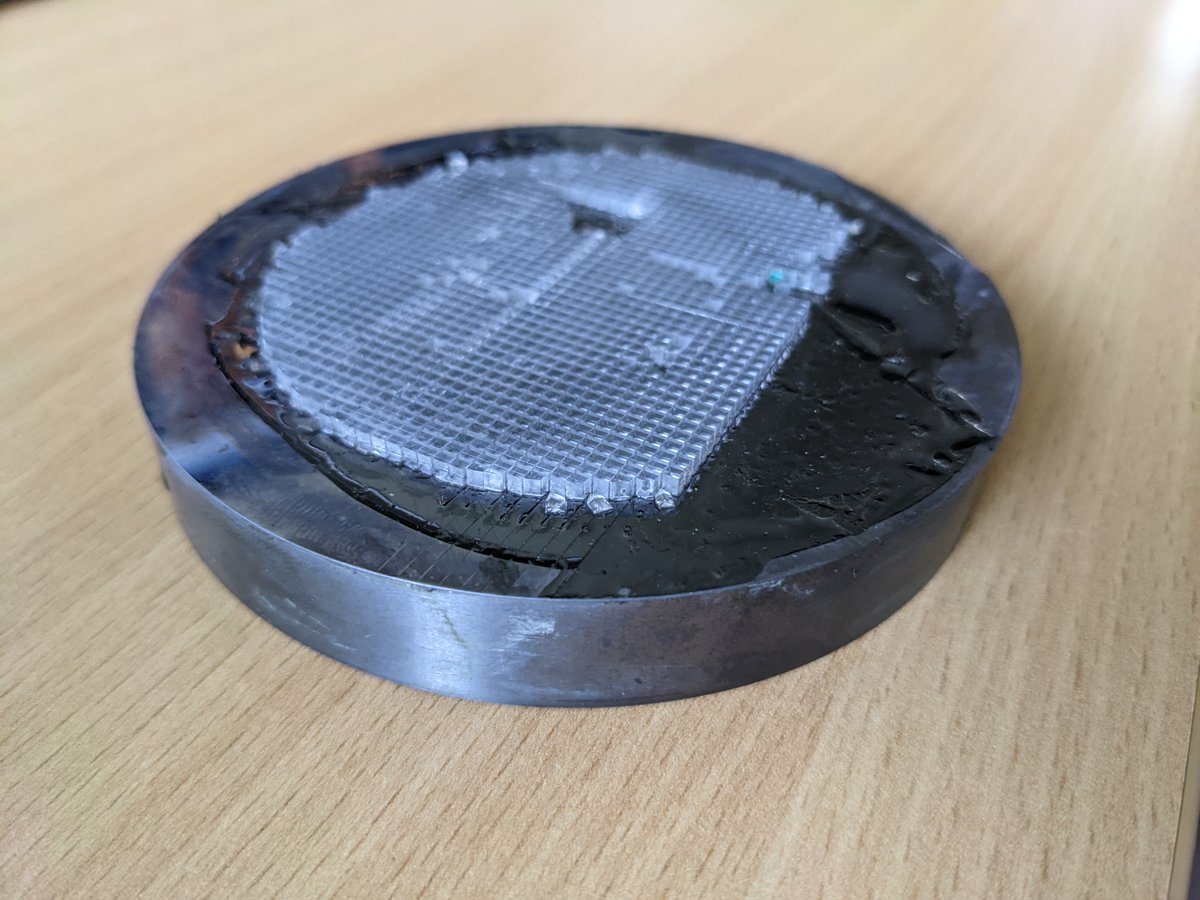 We at P01 <a href="/desy/">DESY (Deutsch)</a> are working closely with Ayman Said at Sector 30 at <a href="/advancedphoton/">Advanced Photon Source</a>. 

The result➡️Uranium M5-edge quartz analyzer☢️