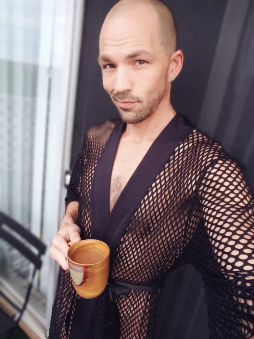 Good morning! ?
#goodmorning #gaygoodmorning #gaycoffeelover #gaycoffee #gayselfie #gayohio #humanpup