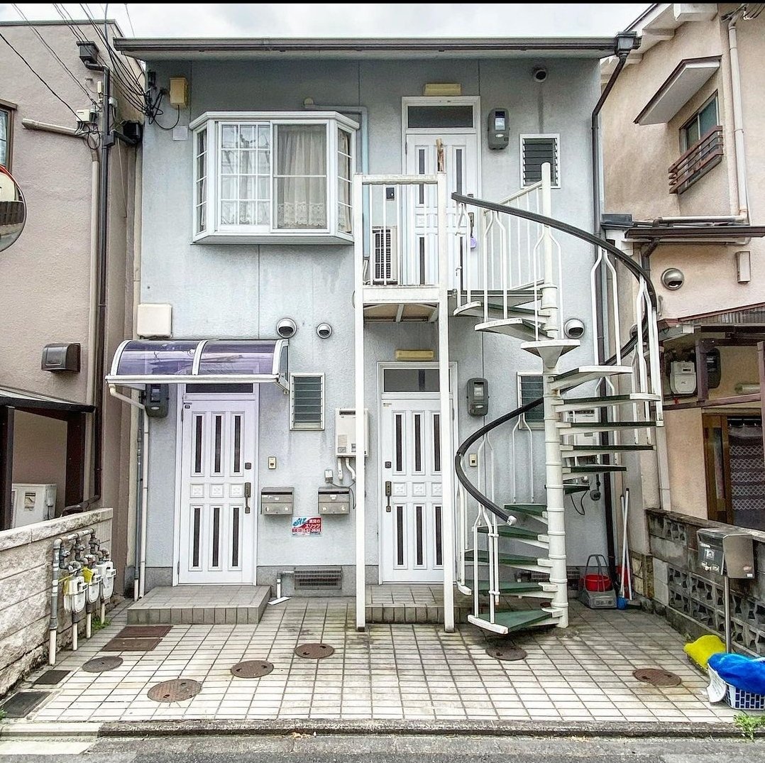 cafewindows's tweet photo. small buildings of Kyoto, Japan shot by photographer, John Einarsen https://t.co/w7rPHfm5YY