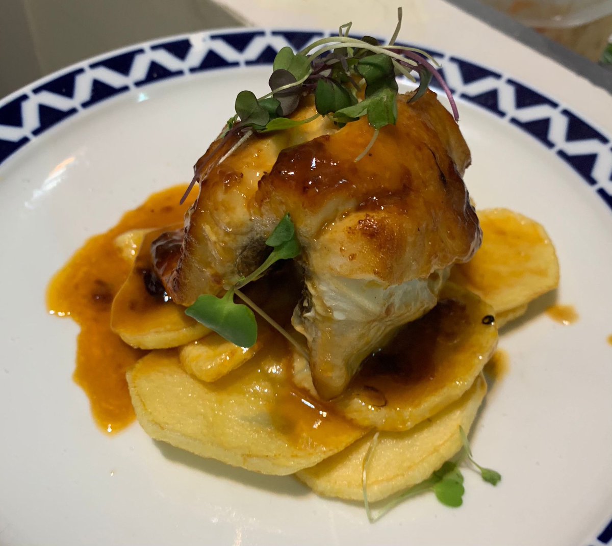 🤩San Martiño en escabeche de caza🤤

Otro plato fruto de una mezcla de creatividad y cariño por el producto. Pablo Gallego en su cocina siempre intenta ir un paso más allá y salirse de lo corriente. 

¿Quién tiene ganas de probar este platazo? 🙋🏼‍♀️🙋🏻‍♂️

#Coruña #Galicia