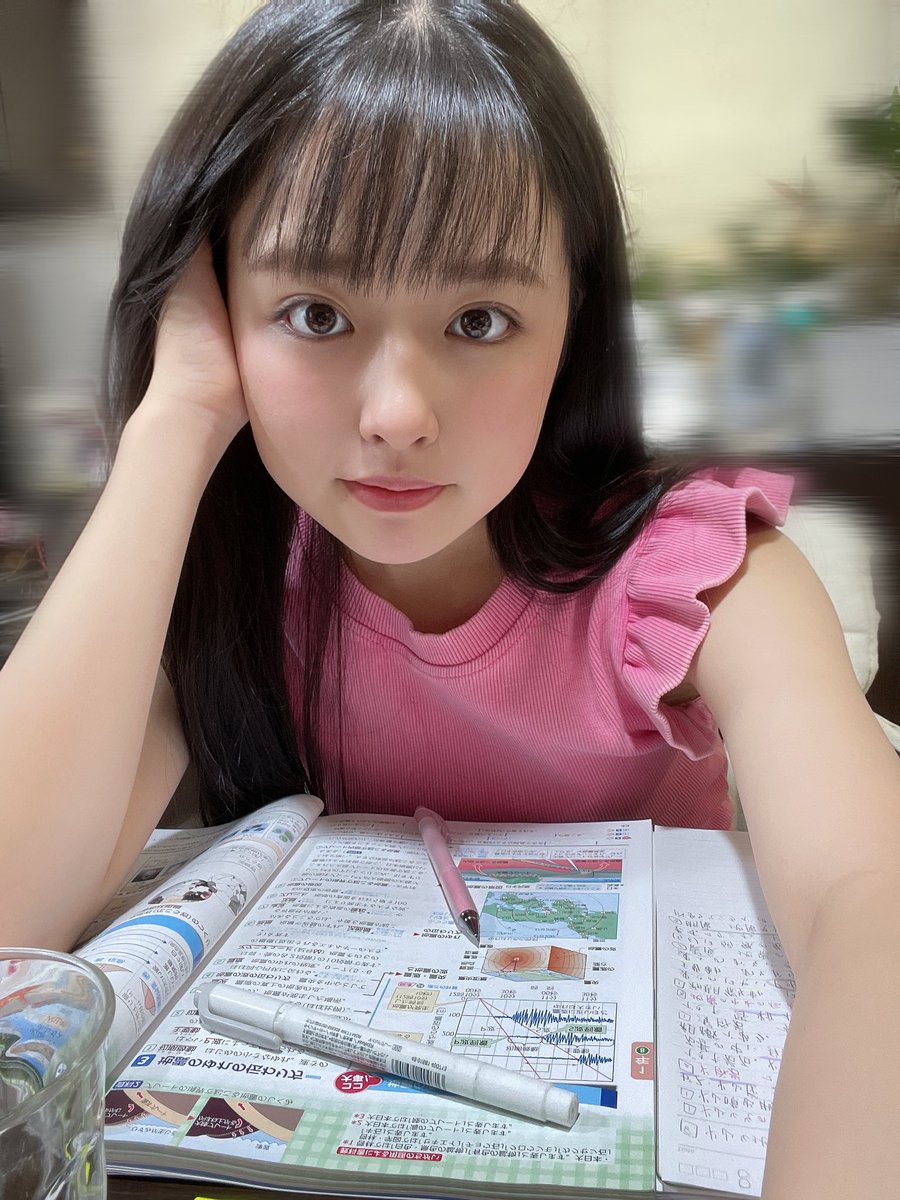 今日の配信ぶちぎってすみませんw🙂🤍 明日は18:00~です