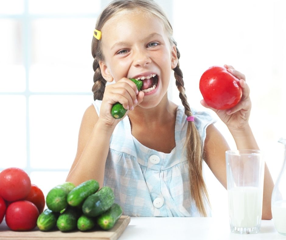 ADOMISServices's tweet photo. Help ! Mon #enfant refuse de manger des #légumes, que faire ?
- Camoufler les légumes dans des cakes, purées, croquettes, beignets, etc.
- Emmener votre enfant au marché et laissez-le choisir les légumes dont il a envie
- Cuisiner avec lui 
- Faites un potager ensemble https://t.co/WQrJla9wdz