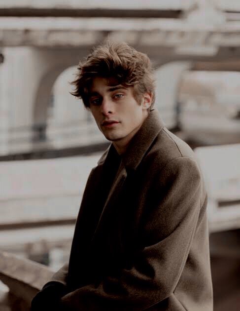 intrusivist's tweet image. ⠀

  ˗ ˏˋ  starter    call.    .ᐟ 

⠀⠀like for a gif starter (potential context), retweet for a short written starter. 

⠀