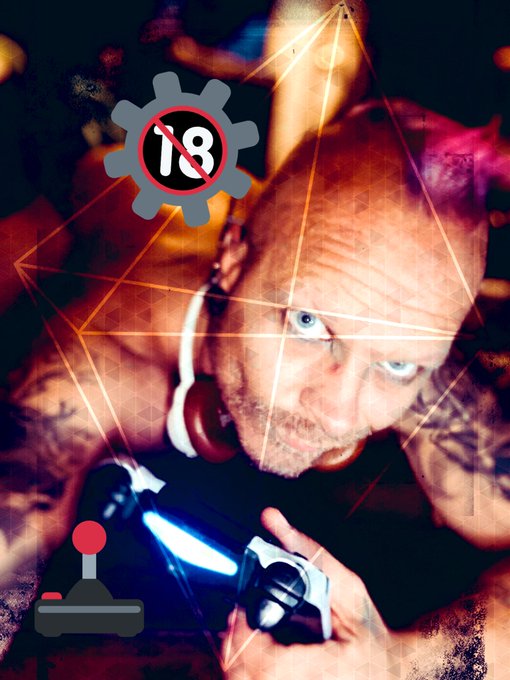 2 pic. Wanna cum game with me ?  Link in bio let’s game naked together also I am on @SextPantherMen 