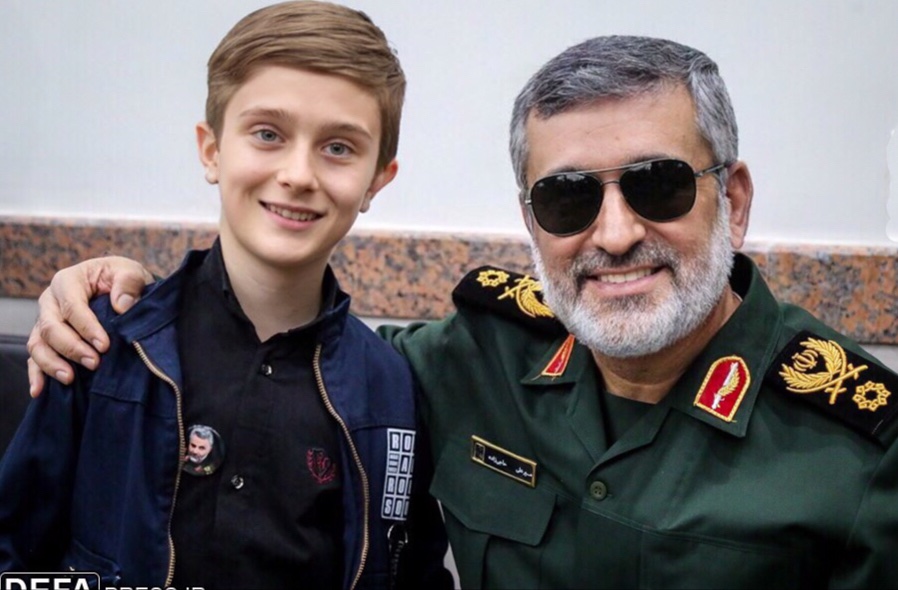 HajizadehSardar's tweet photo. در کنار نوه شهید سپهبد سلیمانی https://t.co/06jhGpuoLu