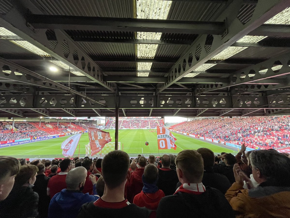 stargenus's tweet photo. What an atmosphere at @AberdeenFC last night!! https://t.co/BzFwxxDEeH
