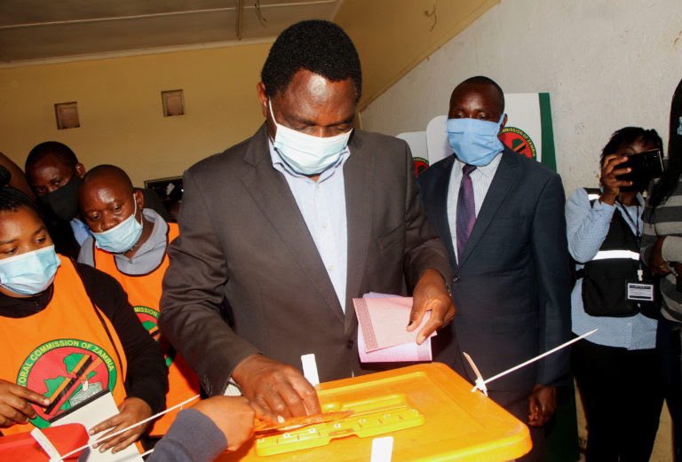 STVUganda1's tweet photo. UPDATE: Electoral Commission of Zambia (ECZ) chief electoral officer Patrick Nshindano confirms the agency is to start announcing results from 10 a.m. (0800 GMT) and full results will be known within 72 hours after polls closed.

#STVUpdates https://t.co/upBI8Cy8zC