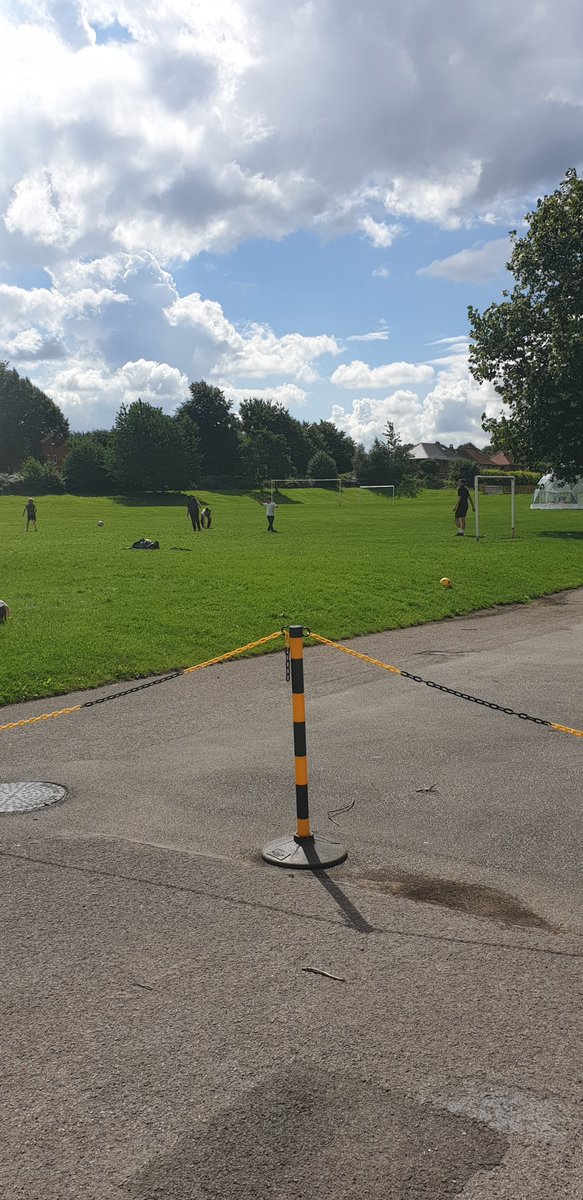 What a great couple of weeks we have had with the #healthyholidaysleeds kids! They have enjoyed getting involved in different sports activities, woodwork, photography and much more! 

@HealthforAllLds @ACE_Leeds