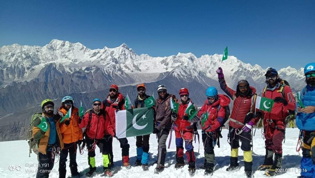 KarakoramClub's tweet photo. #PassuConesExpedition2021 #SummitAlert
One of the facts to be highlighted after the 1st ever Passu Cones summit is that the successful team includes 2 women climbers from Shimshal as well! Shama Baqir &amp; Sultana Nasab! 🇵🇰♥️

More power to you, ladies. Keep making the nation proud! https://t.co/jzVaLEmJMK