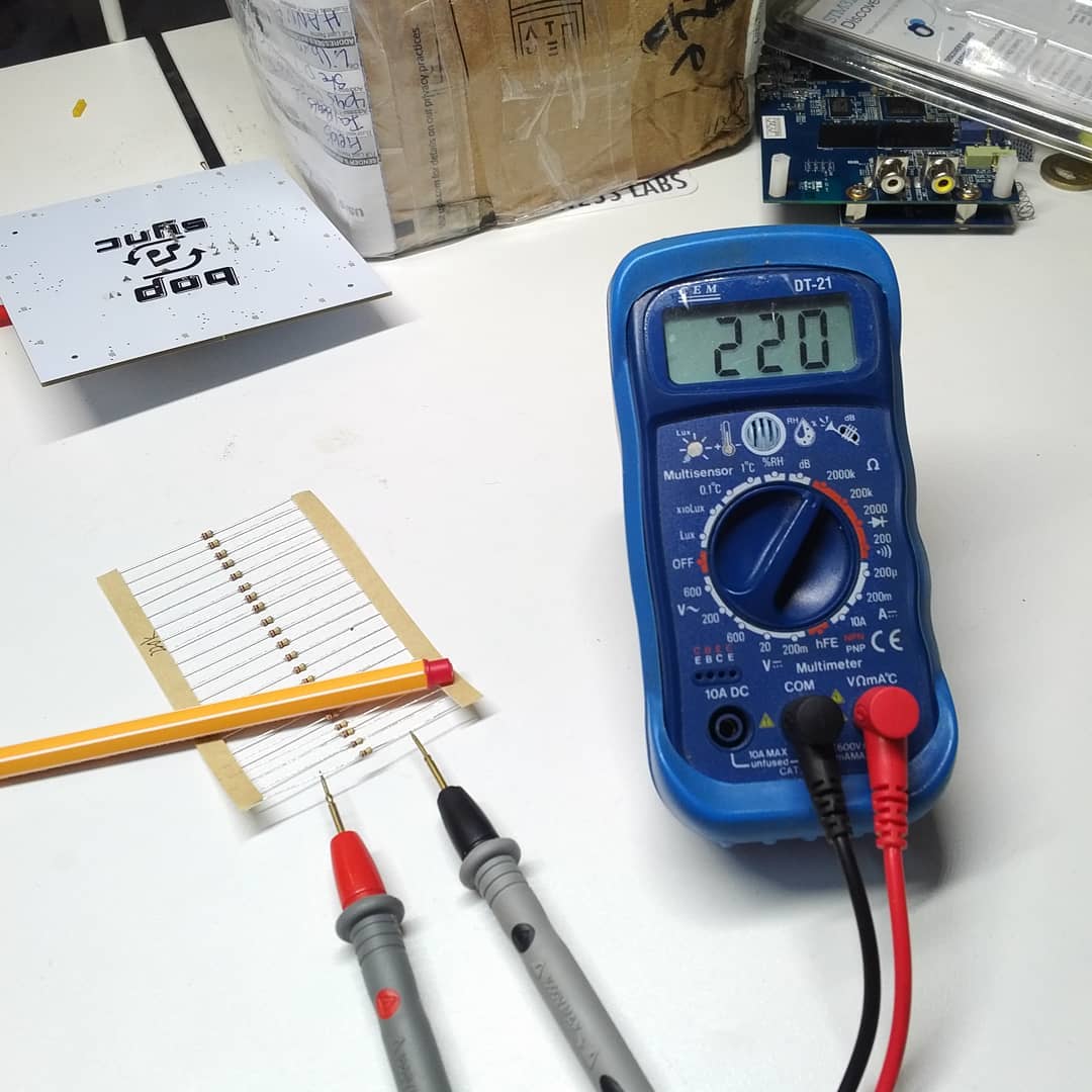tamhanna's tweet image. #mostused #multimeter in this #electronicslab. The #solartron #transferstandard and the #benchtopmultimeter stack gets almost no use, most measurements are done with this little #cemmultimeter I bought as I started up lab operations again. Reason is…

📸 instagram.com/p/CSgjlSNDCzP/