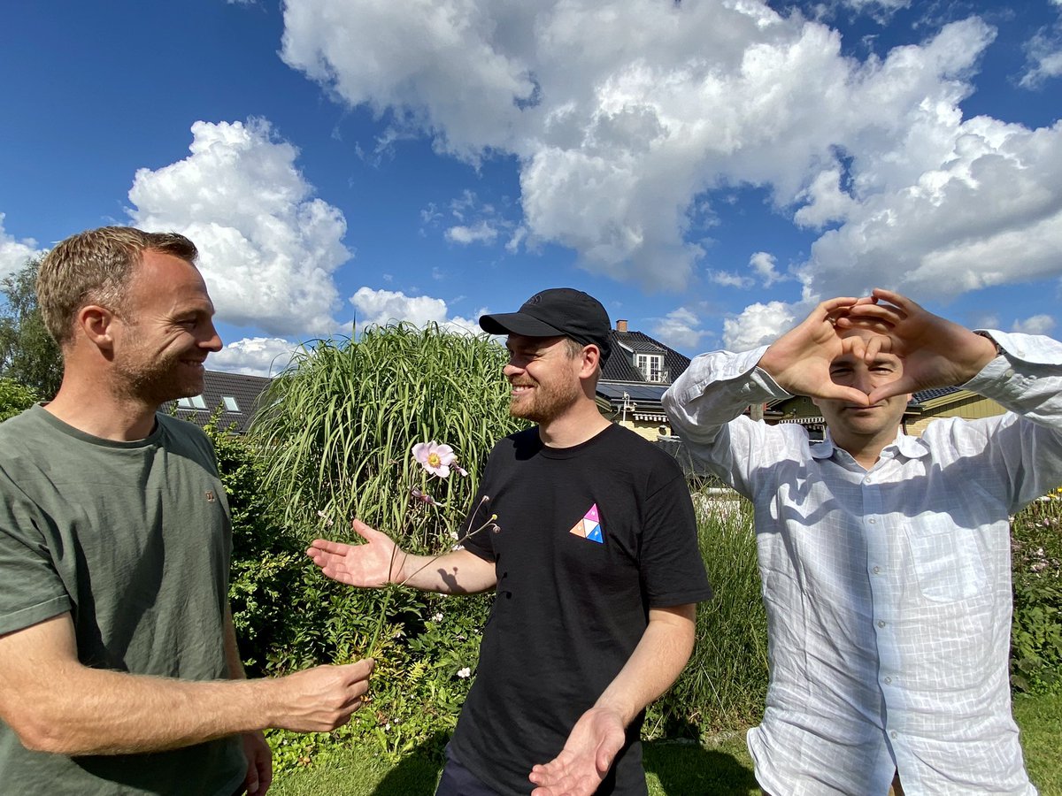 Måske er det et farvel. Måske er det et på gensyn. Men det er stensikkert et dybfølt; TAKS❤️ #LytTilLars