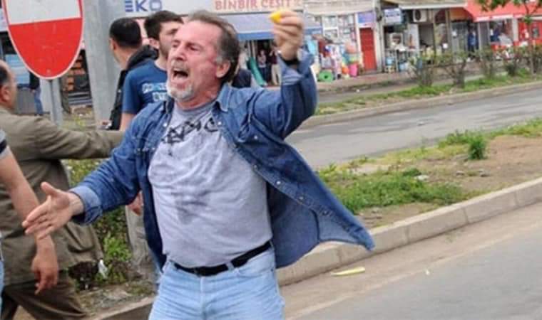 Metin Lokumcu'yu hatırlıyor musunuz?
 
HES'ler olmasın, bu felaketler yaşanmasın diye mücadele ederken öldürülen emekli öğretmen...
#bozkurtyokoldu #Kastamonu