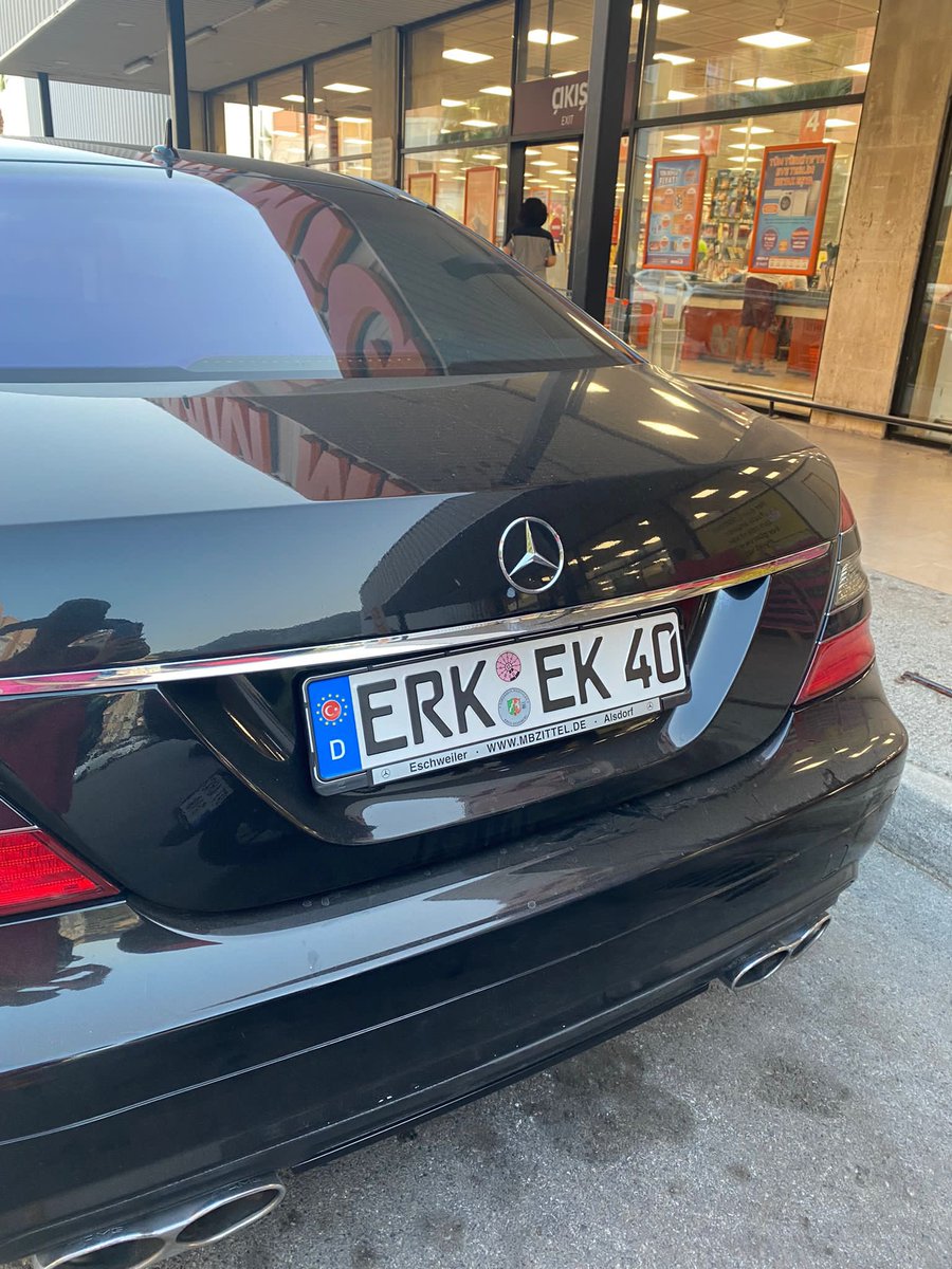 Psikoloğum: Saçmalama arabaların cinsiyeti yoktur.
Ben: