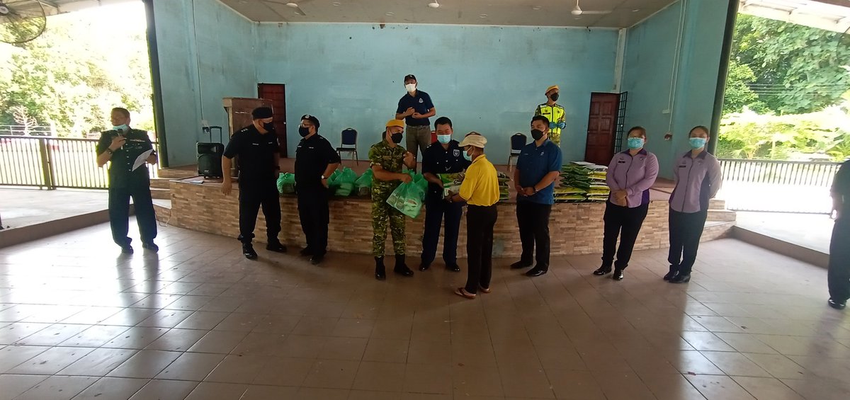 RELATongod1's tweet photo. OPS BANTU ANJURAN IPD KINABATANGAN BERSAMA RELA DAERAH TONGOD

TARIKH: 13/08/2021
MASA: 2:00pm - Selesai
TEMPAT: Dewan Dataran Rakyat Tongod

#OPBANTU
#TONGOD
#SETIAMEMBANTU
#SetiaBerbakti https://t.co/3R4ZFxwEoF