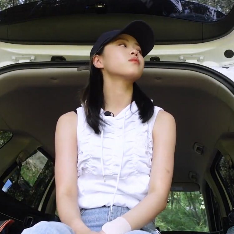 ryujinmoments's tweet photo. she's SO attractive https://t.co/pEQubqTfTU