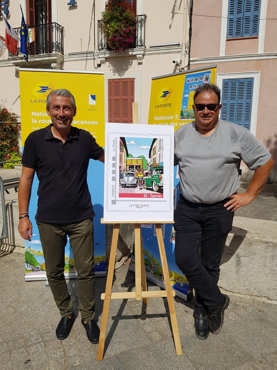 Jean-Michel Constans, Maire de <a href="/VilledeTourves/">Tourves l'Officiel</a> et Thierry Dubois, l'illustrateur du Collector Nationale 7 sont au rdv pour la présentation des 12 timbres dont celui dédié à Tourves
