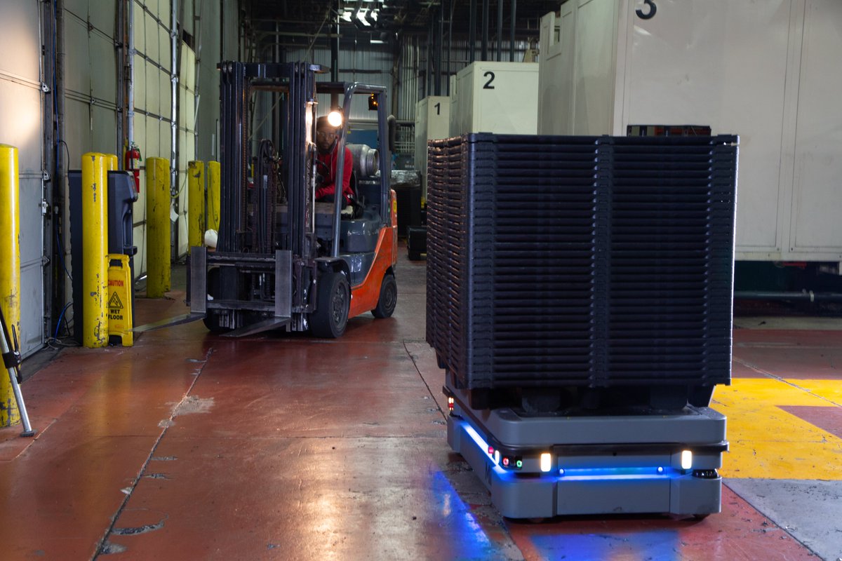 Automation is everevolving and works within so many different industries!🤖

Check out our blog post, where we give you a summary about just some of the innovative collaborative technology that is used in warehouse logistics.👇
cobotsuk.com/post/automatio…

#cobots #warehouselogistics